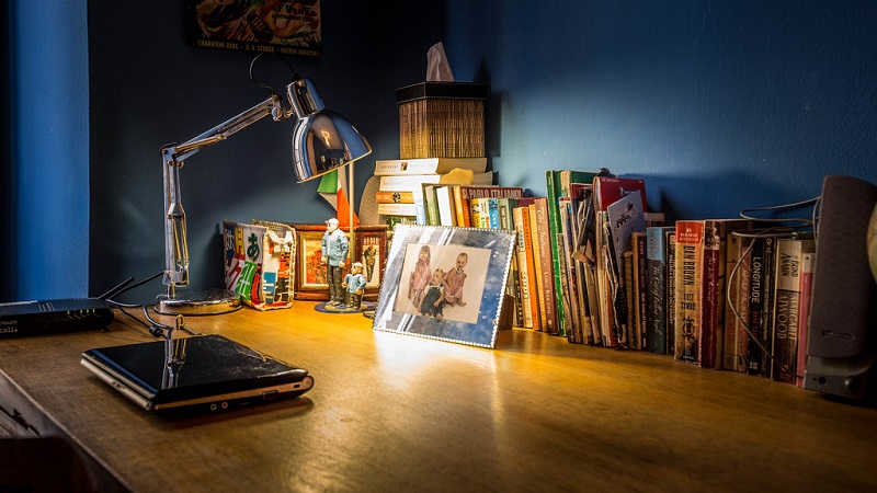 Care este lumina potrivită pentru citit: caldă sau rece?