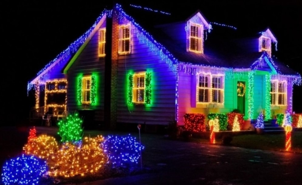 Iluminatul interior și exterior pentru sărbătorile de iarnă