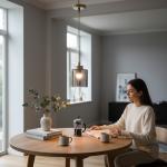 Lustră pendul aurie cu abajur sticlă fumurie E27, model DL75D021