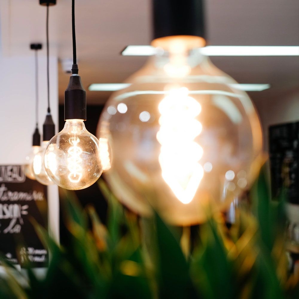 Bec LED fiolament decorativ VIDEX-E27-G95-4W-FIL-DIM-SPIRAL-AMBRU-WW